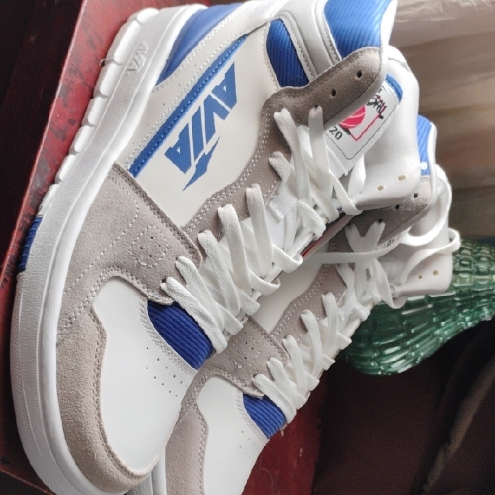 Avia Men's Athletic Shoes in White, Blue, and Gray